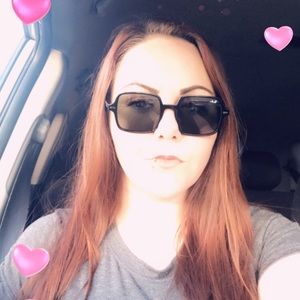 Meet your Posher, Hillary